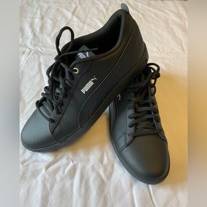 Women’s black puma shoe